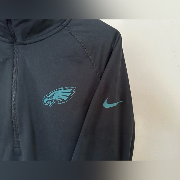 EAGLES & Nike 3/4 zip Dri Fit. Size Medium. - Picture 2 of 8